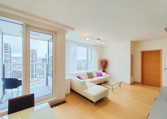 아파트 Sag Romantic 22 Floor Panorama Free Parking Free Wifi 브라티슬라바